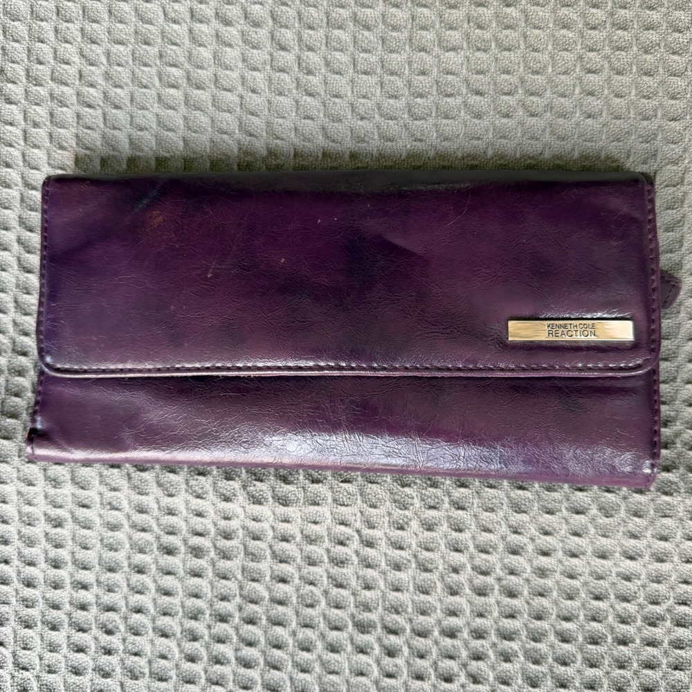 Kenneth Cole Reaction Purple Leather Trifold Wallet Leopard Print Lining Slim